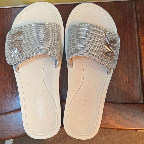 NWT Michael Kors MK Slides Glittering White Gold Sandals Size 8 w/Box - Picture 2 of 10